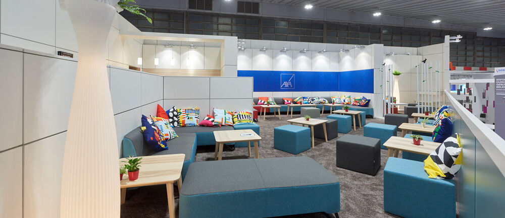 Messestand AXA, Messe DKM, Versicherungsbranche, Isingermerz, Messebau, Messedesign, zweigeschossig, Doppelstock, Erlebnisraum