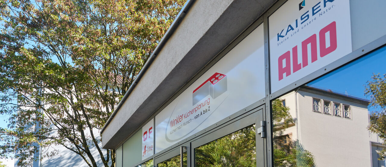 Digifant Werbetechnik, Winkler Küchenplanung, Wiesbaden, Einrichtungsexperten, Außenbeschilderung, Schaufenstergestaltung, Folien, Beschriftung, Logos