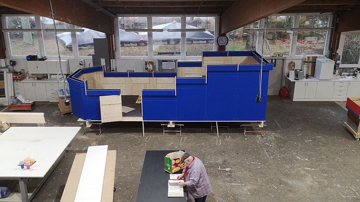 Produktion Fastnachtswagen, Carneval Club Wiesbaden, Schreinerei, Isingermerz