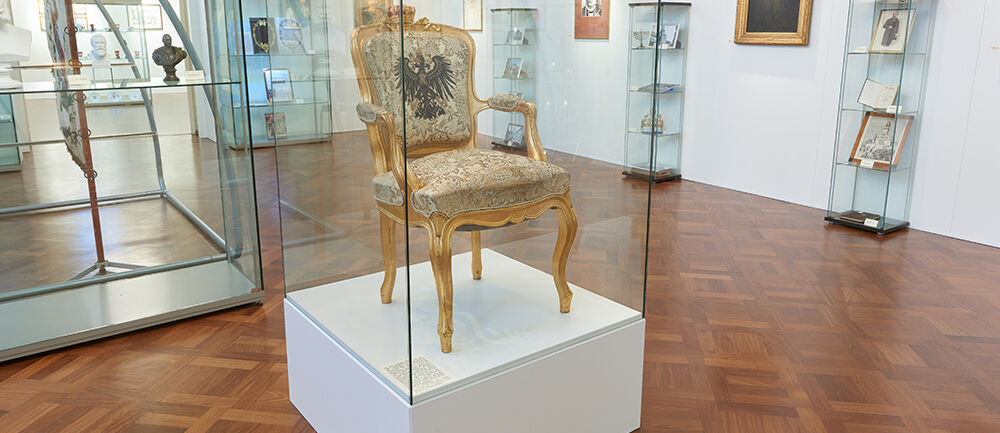 Casinogesellschaft, Wiesbaden, Ausstellungsbau, Ausstellung Wiesbaden im Umbruch, ISINGERMERZ, Vitrine