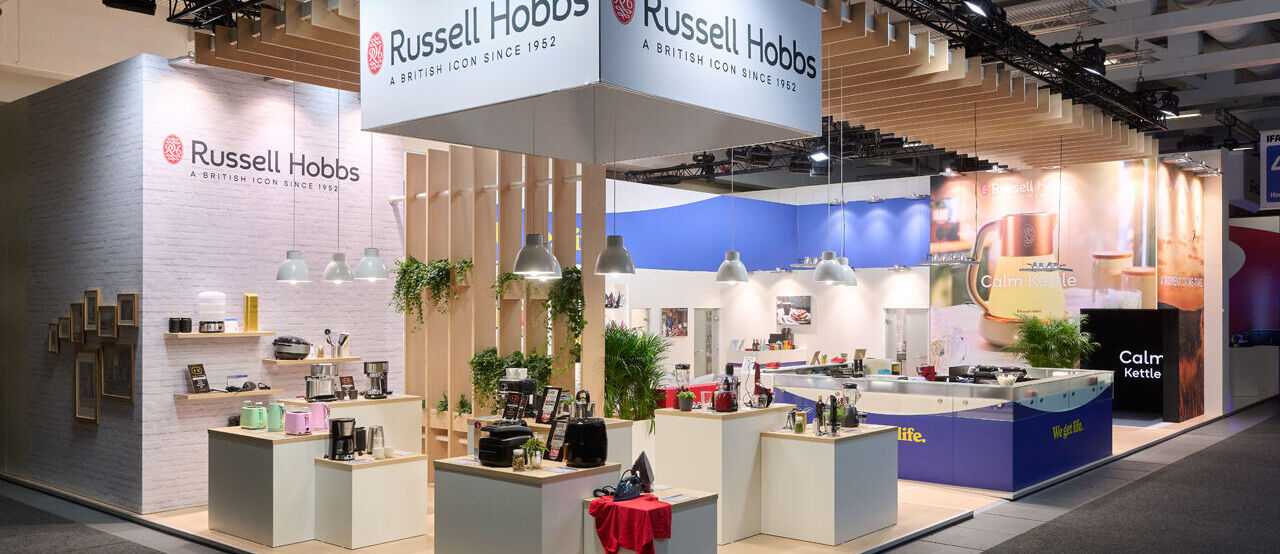 [Translate to English:] Messegelände Berlin, Messebau Russell Hobbs, Messe IFA – Expertenwissen von Isinger + Merz
