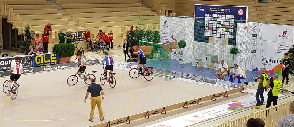 Digifant, Werbetechnik, Radsport EM, Wiesbaden, Werbebande, Hallenrad-EM, Kunstradfahrer, Radballer