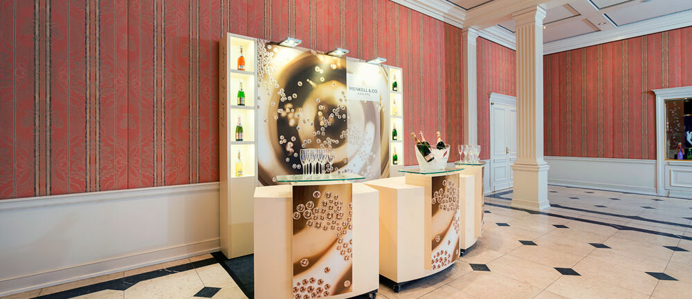 Henkell Sektkellerei, ISINGERMERZ, Wiesbaden, Gegorgierhalle, Pearls of Europe, Theke, Thekenbau, Werkstatt, Schreinerei, Schaumweinproduzent, Henkell Trocken, Fürst von Metternich, Söhnlein, Mionetto, Stammhaus, Vitrinen
