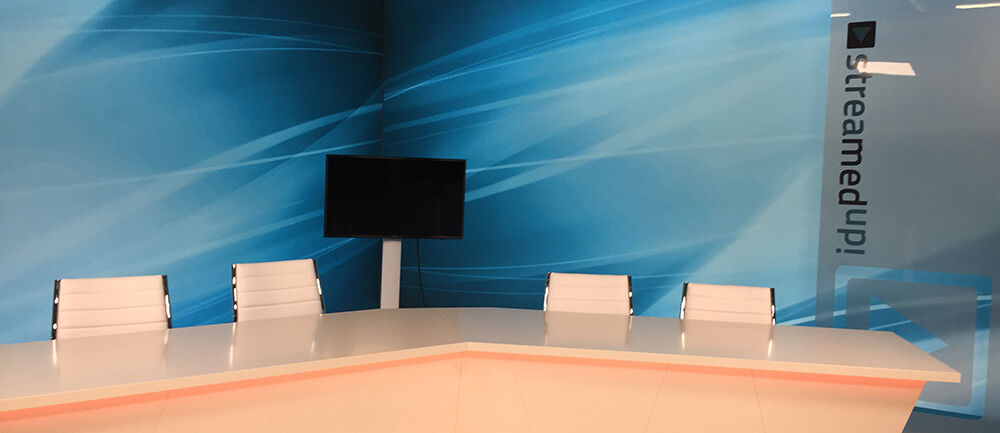 Streamed up, Mpderatortisch, Möbel, ISINGERMERZ, Schreinerei, Werkstatt, Möbelbau, Aufnahmestudio