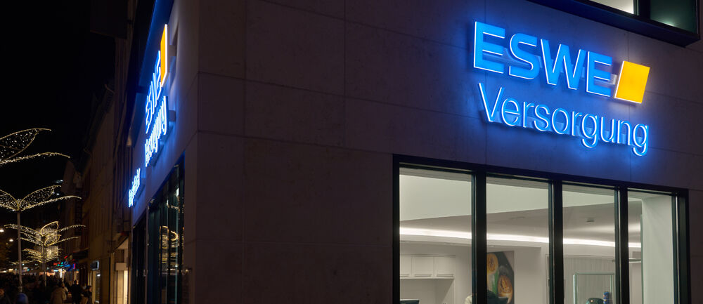 Digifant Werbetechnik, ESWE Versorgung, Leuchtwerbung, Lichtwerbeanlage, Gebäudebeschriftung, ESWE-Haupthaus, Tankstelle, Energie-Center, Branding, Leuchtlogo